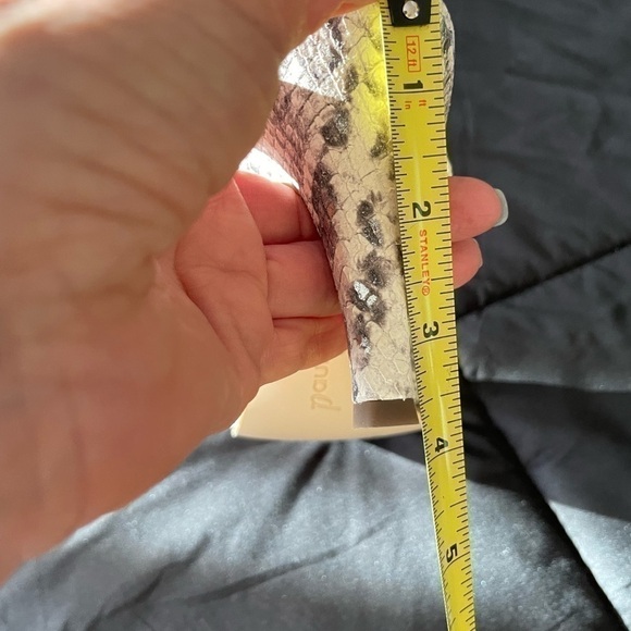 𝅺Paul Green Snake Pumps - Picture 7 of 9